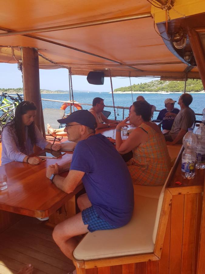 Boat & Breakfast Ξενοδοχείο Ουμάγκ Εξωτερικό φωτογραφία